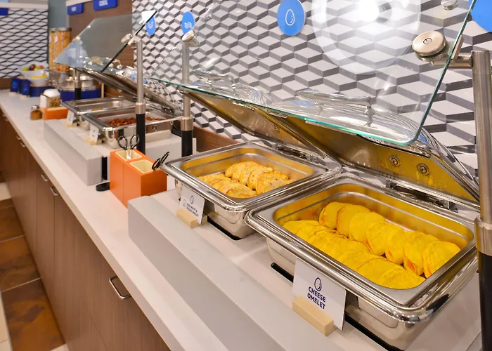 Holiday Inn Express & Suites Arlington North - Stadium Area By Ihg